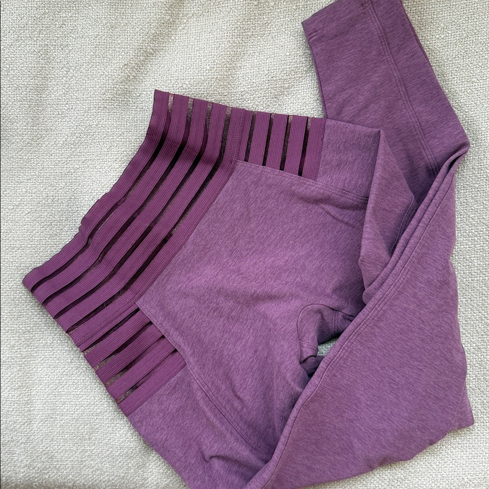 Bombshell Sportswear Purple Statement Leggings Size M - Picture 3 of 3